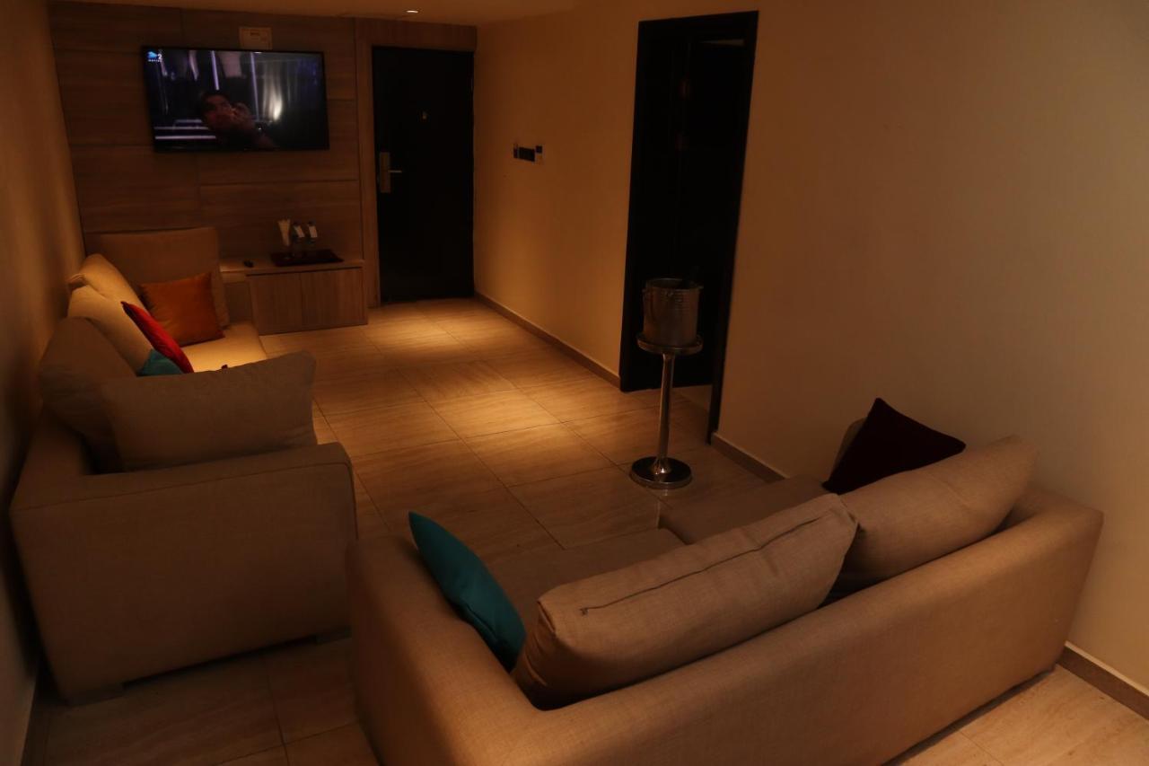 Monty Suites Calabar Dış mekan fotoğraf